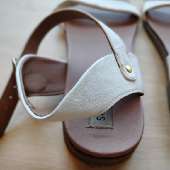Steve Madden Size 6 Daelyn Faux Leather Sandals - Picture 7 of 9
